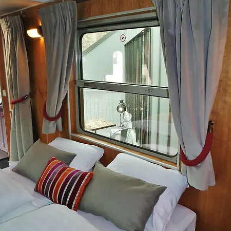 Hostel Train *