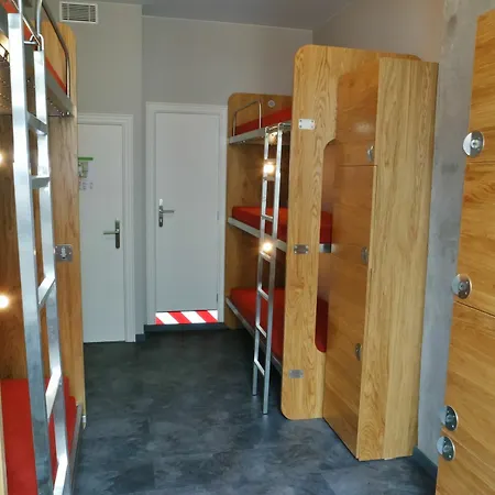 Hostel Train Brussels