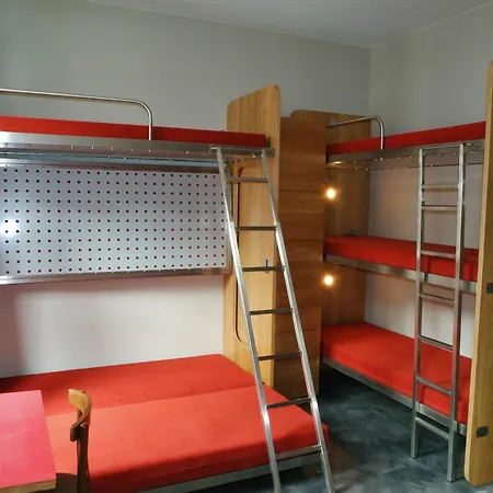 Hostel Train